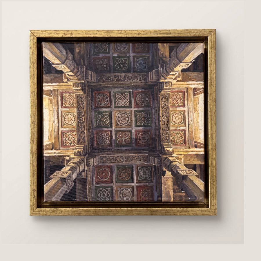 Antique Gold floater frame seen square on.